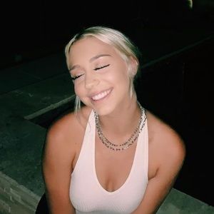 Meet your Posher, Emaleigh